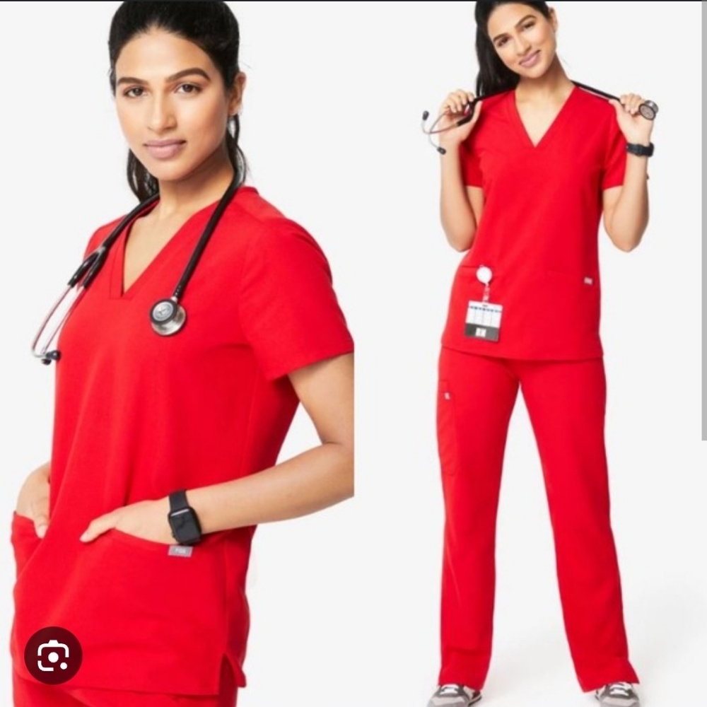 Figs Med/P Pop Red Scrubs